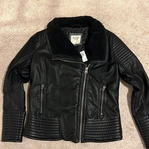NWT faux leather jacket. Abercrombie. size L. Smoke free home. Pet free home